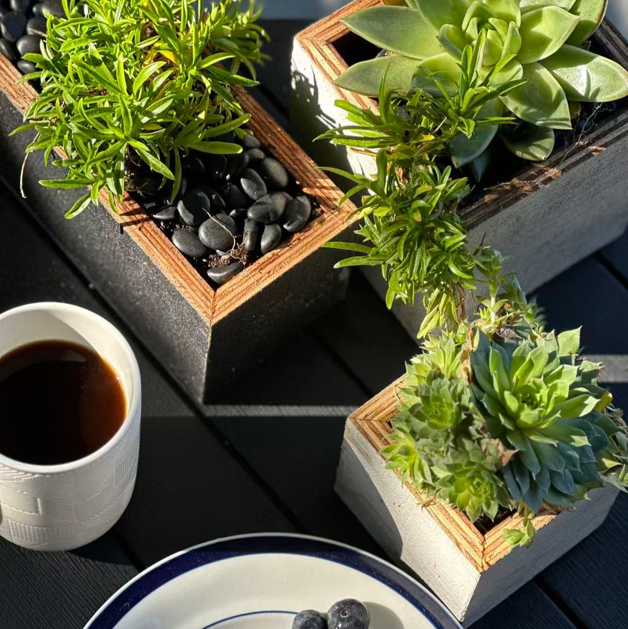 MATT Bloom planter decorating breakfast table